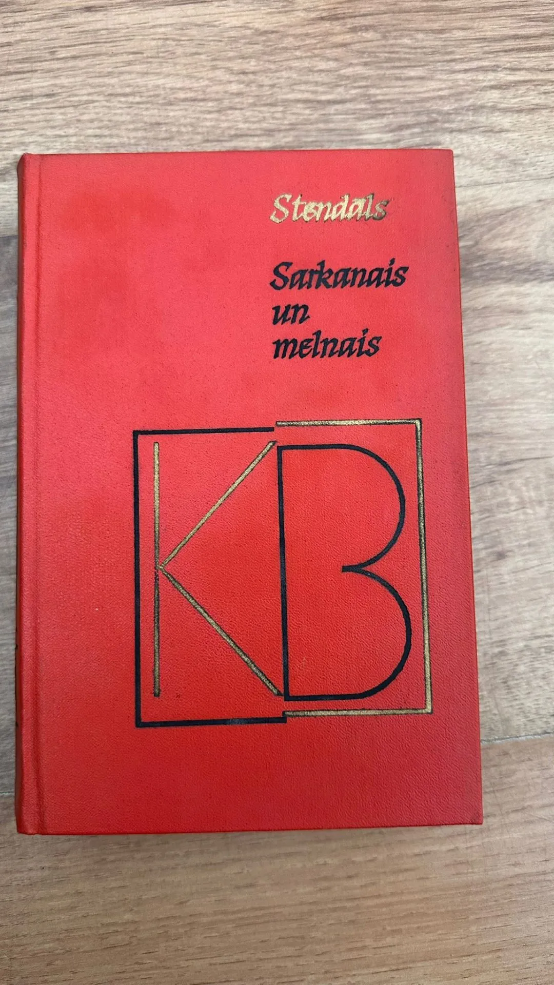 Stendala romāns "Sarkanais un melnais"