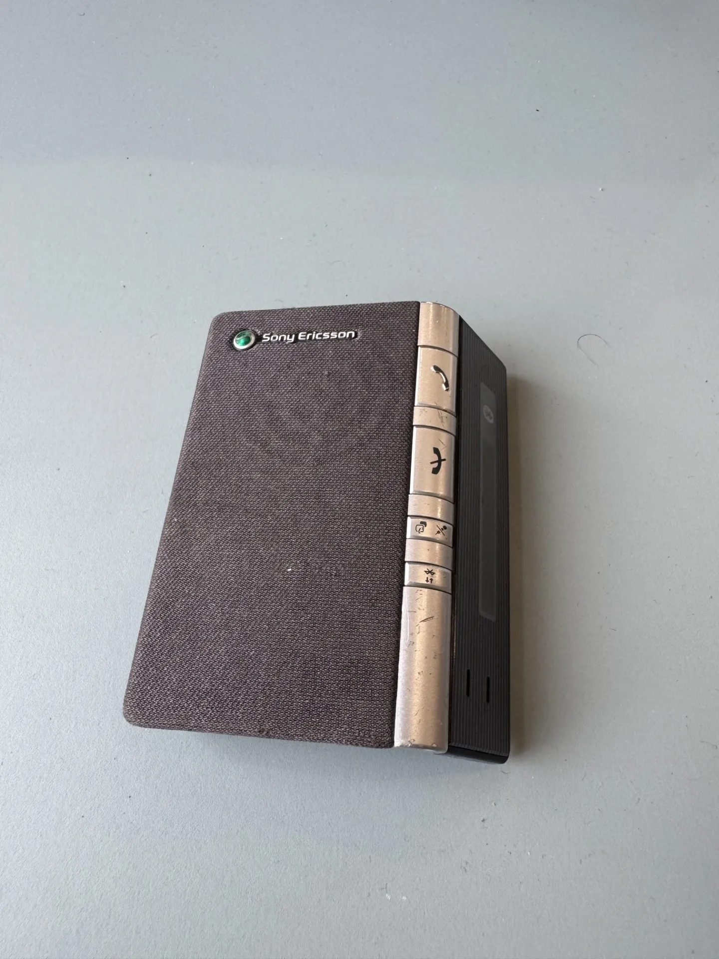 Lietots Sony Ericsson AUTO BLUETOOTH.