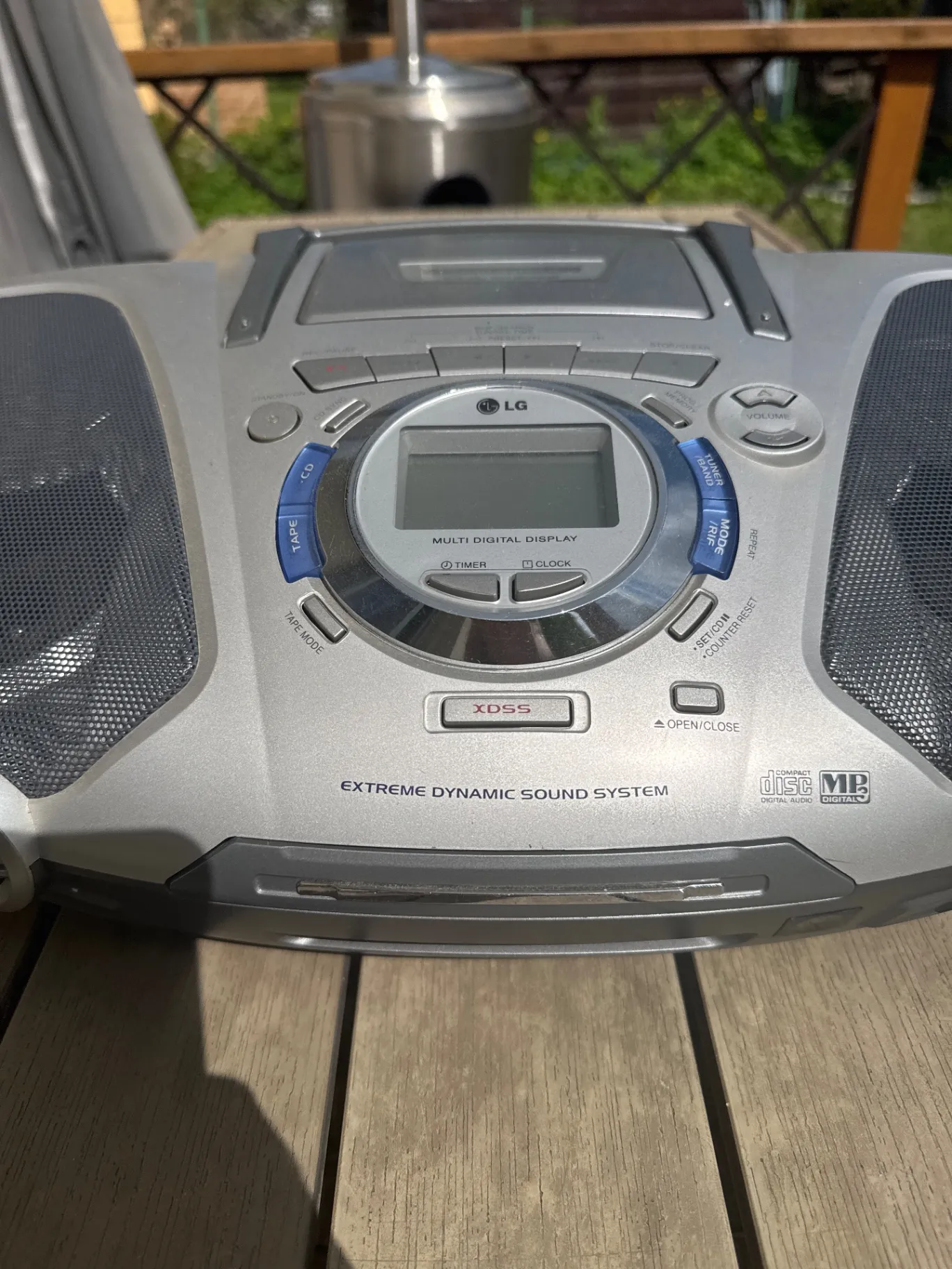 LG boombox lpc-lm535a