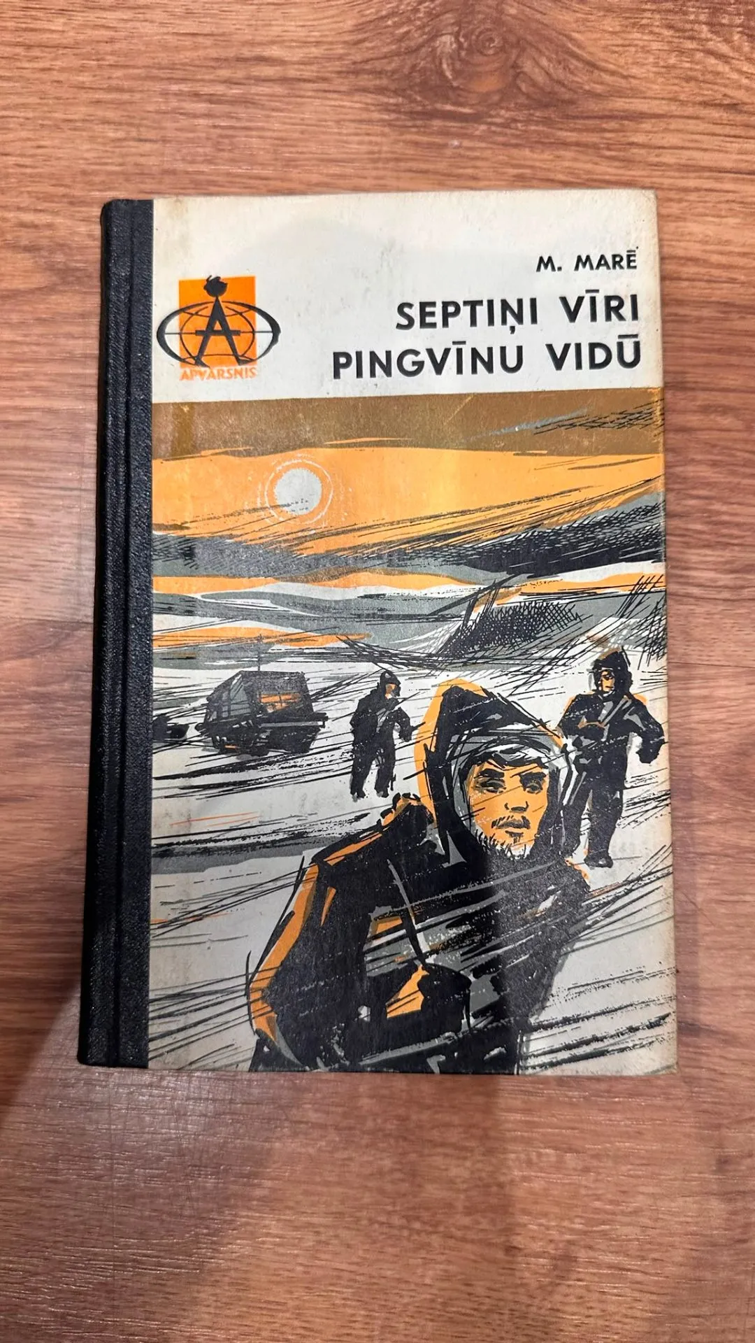 Grāmata "Septīni vīri pingvīnu vidū"