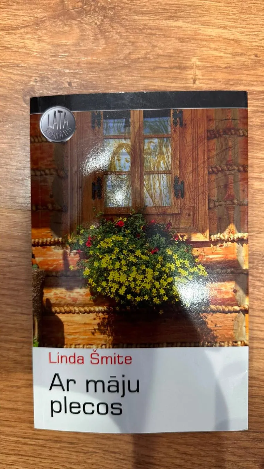 Linda Šmite - Ar māju plecos