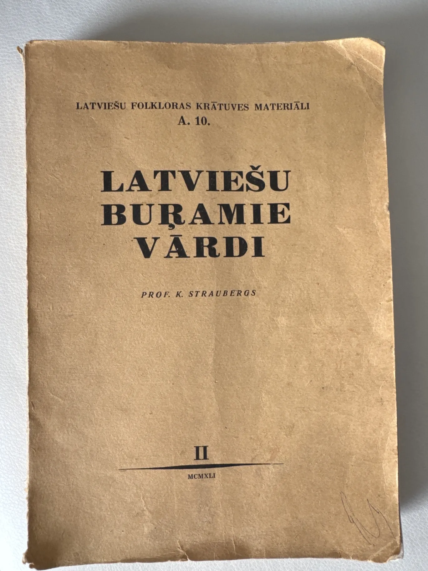 Latviešu buramie vārdi