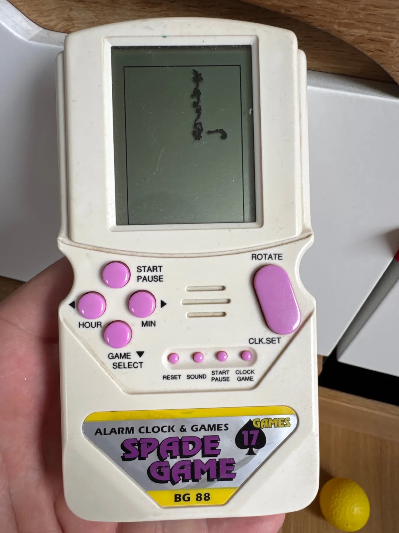Retro Spade Game Alarm Clock & Games Ierīce