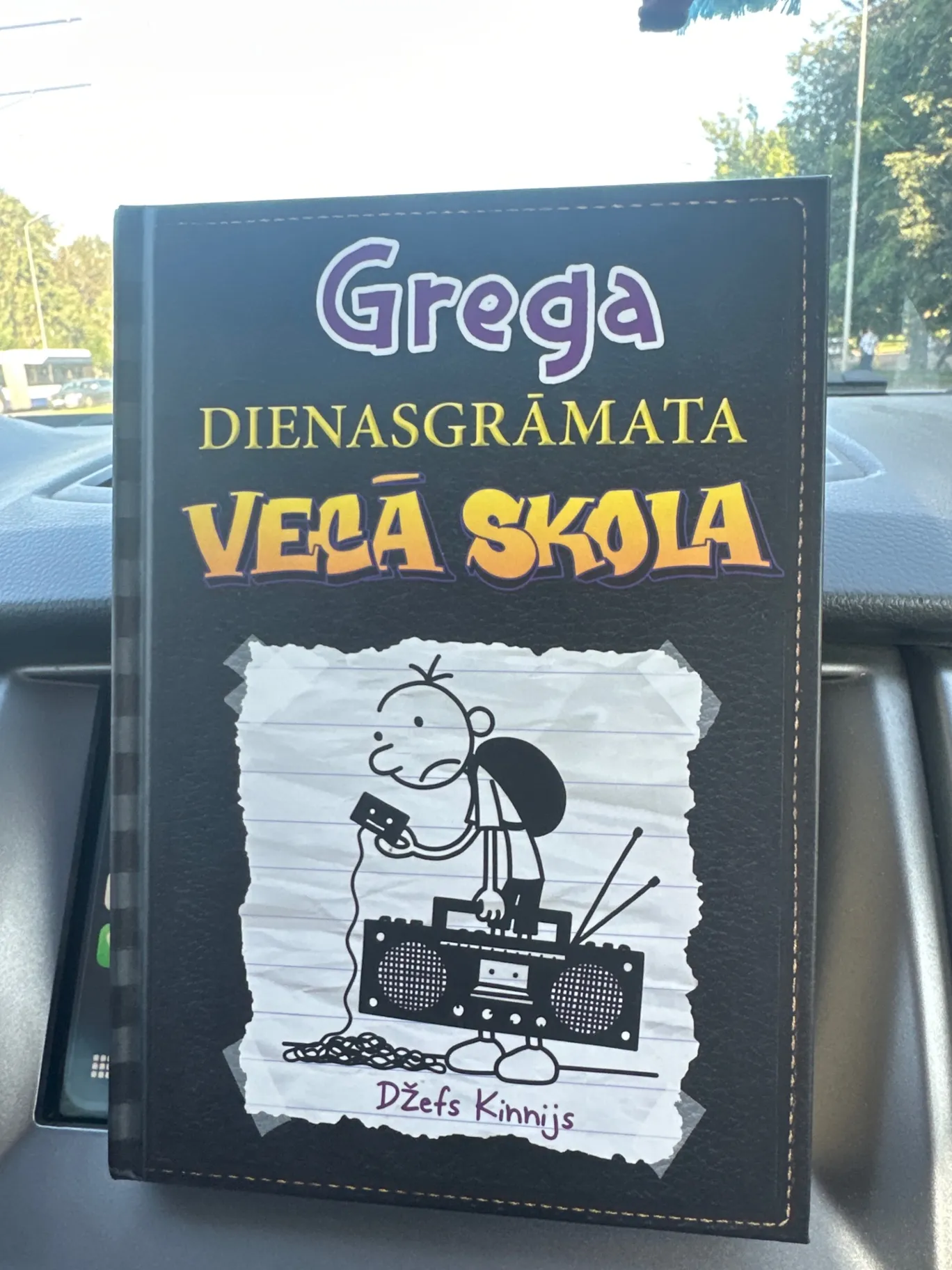 Grega Dienasgrāmata: Veca skola
