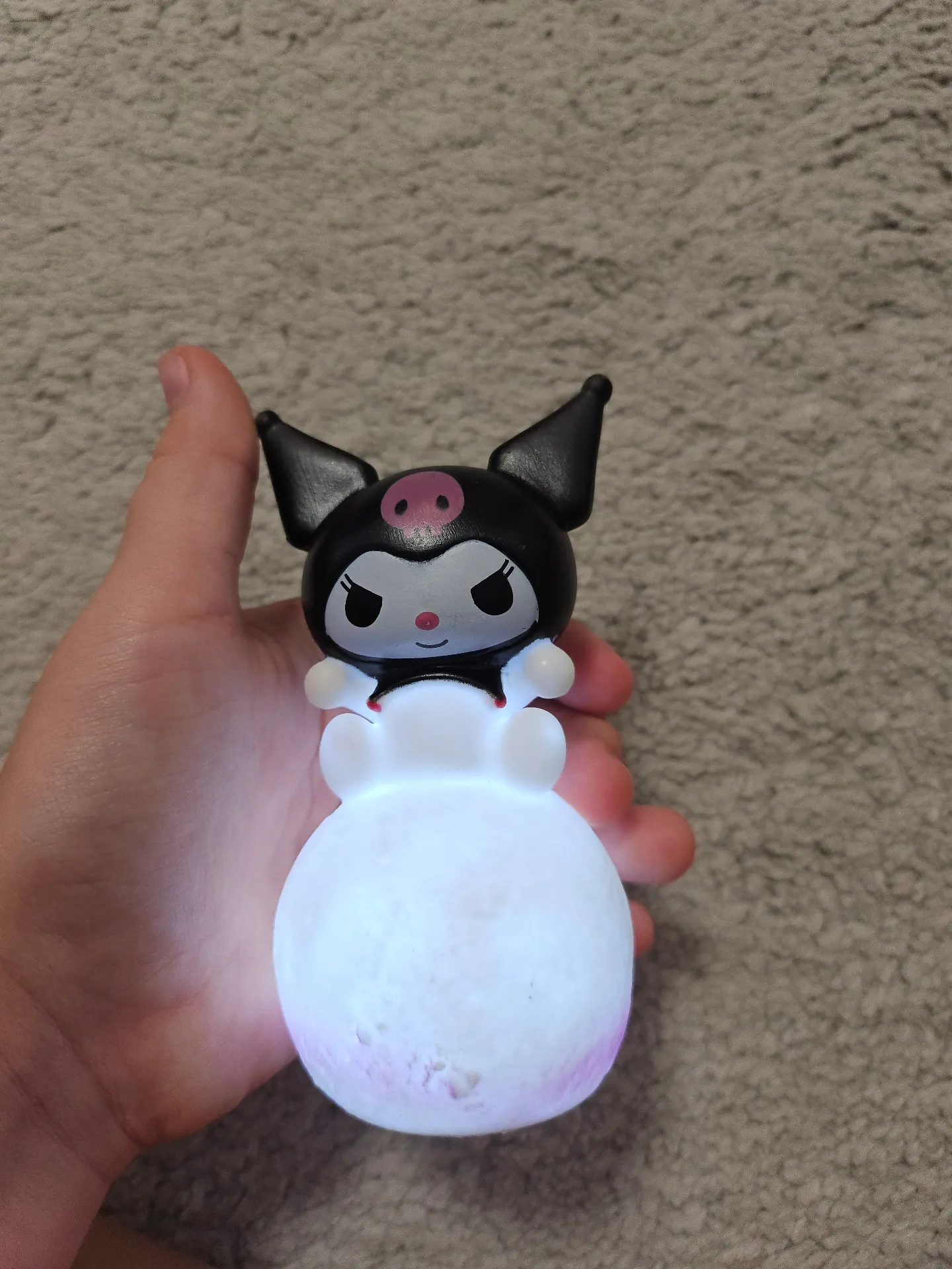 Kuromi LED lukturis – mīlīgs nakts galdiņa pavadonis
