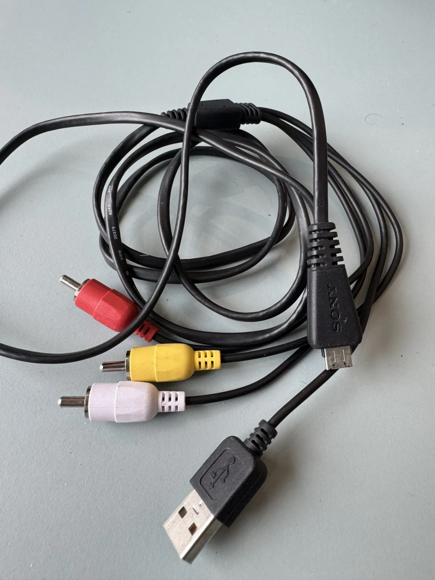 Sony USB Video/Avio kabelis (AV + USB)