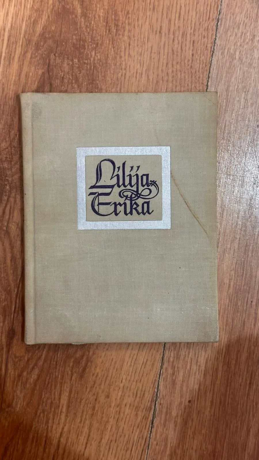 Grāmata "Līlija un Erika"