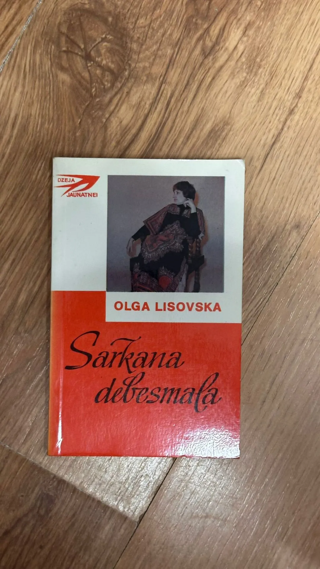 Olga Lisovska „Sarkanā debesmaļa”