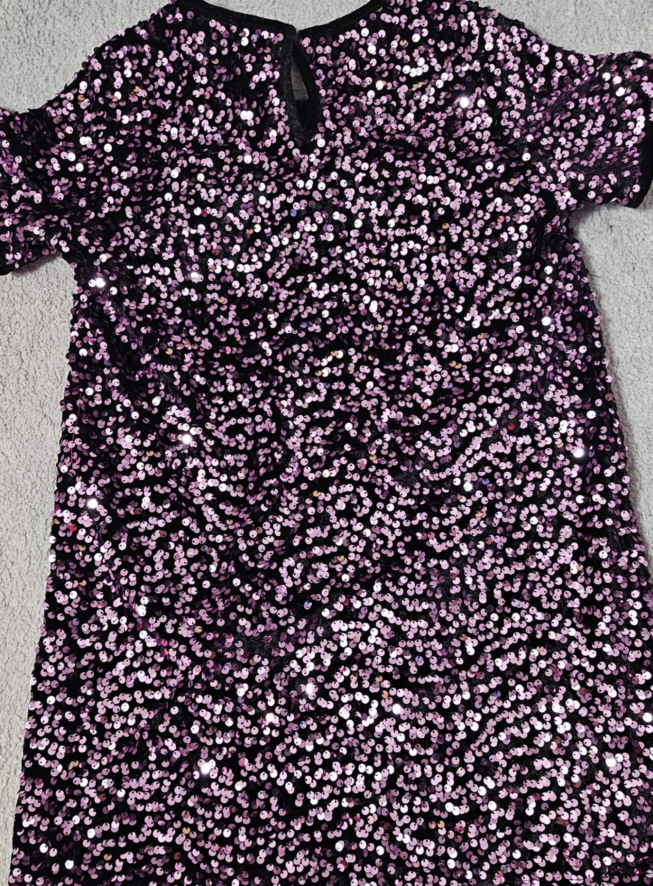 Eleganta violeta pūderu kleita ballītēm
