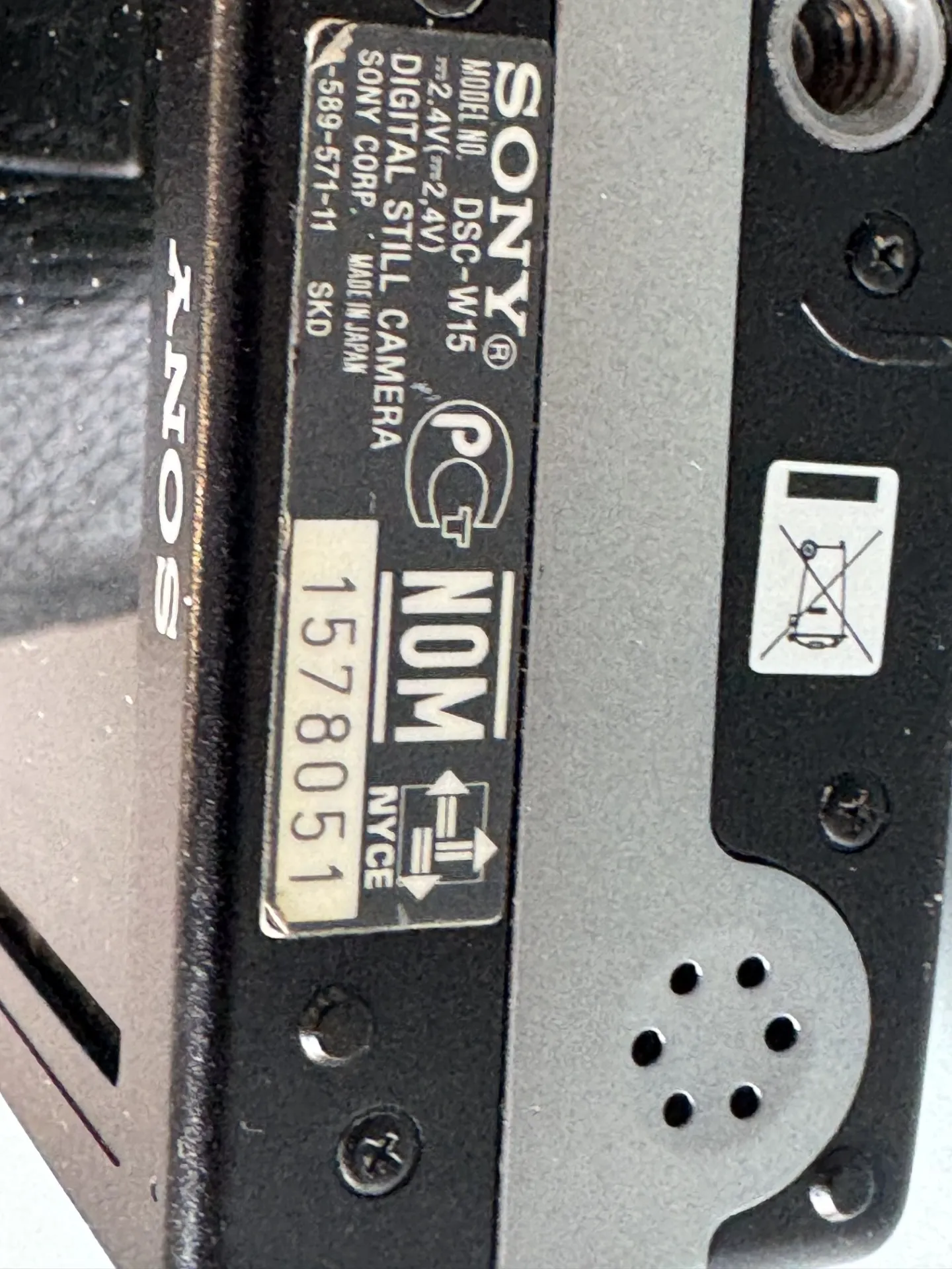 Sony Cyber-shot DSC-W15 digitālais fotoaparāts