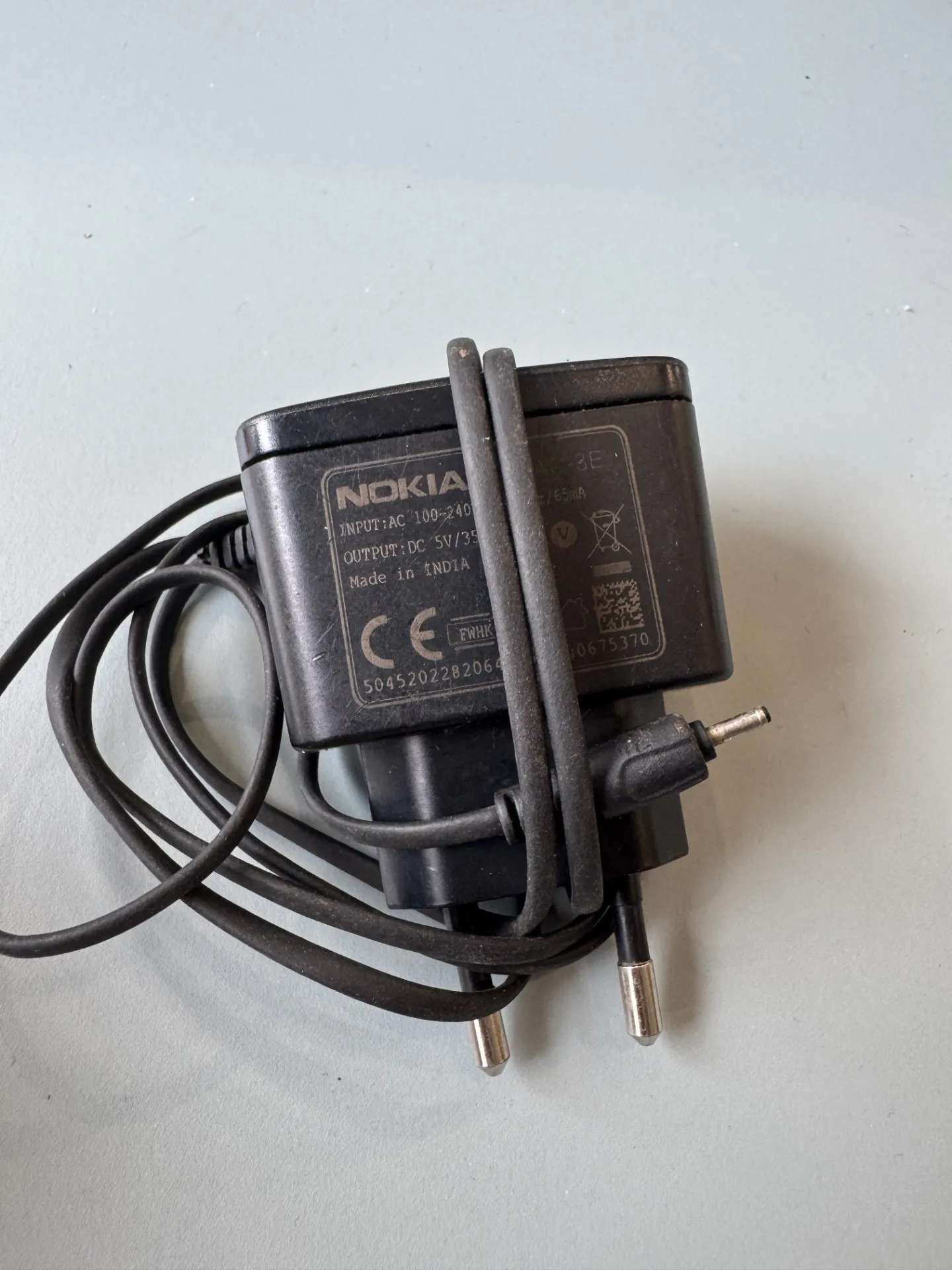 Nokia oriģinālais lādētājs (tievais 2 mm spraudnis)