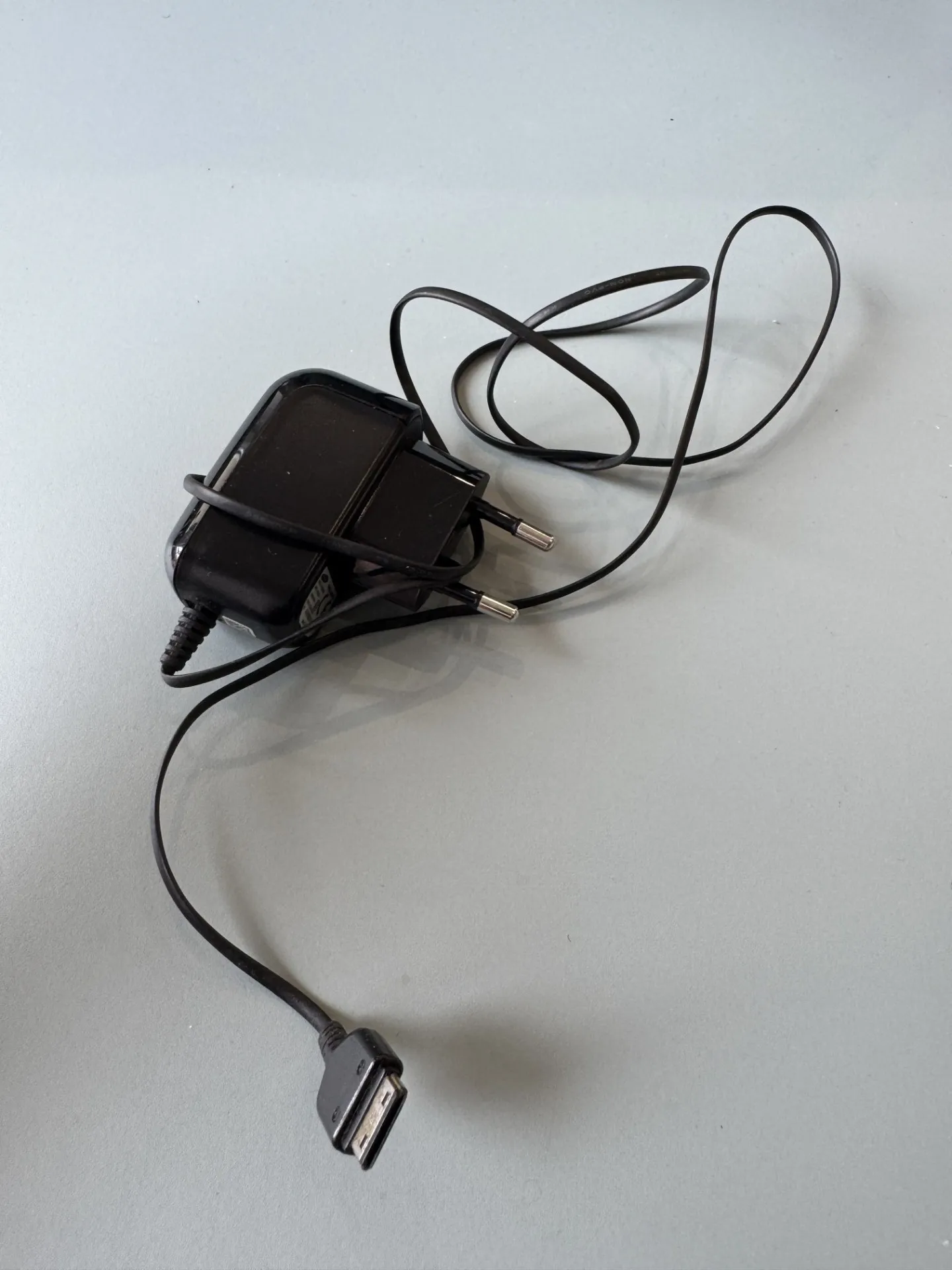 Samsung lādētājs (vecā plakanā tipa spraudnis)