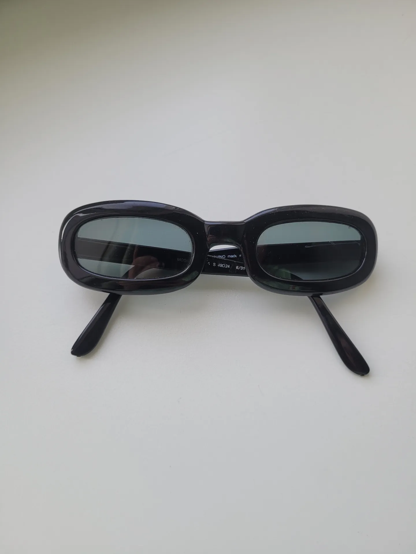 Autentiskas Vintage Moshino melnas saulesbrilles Made in Italy 90s