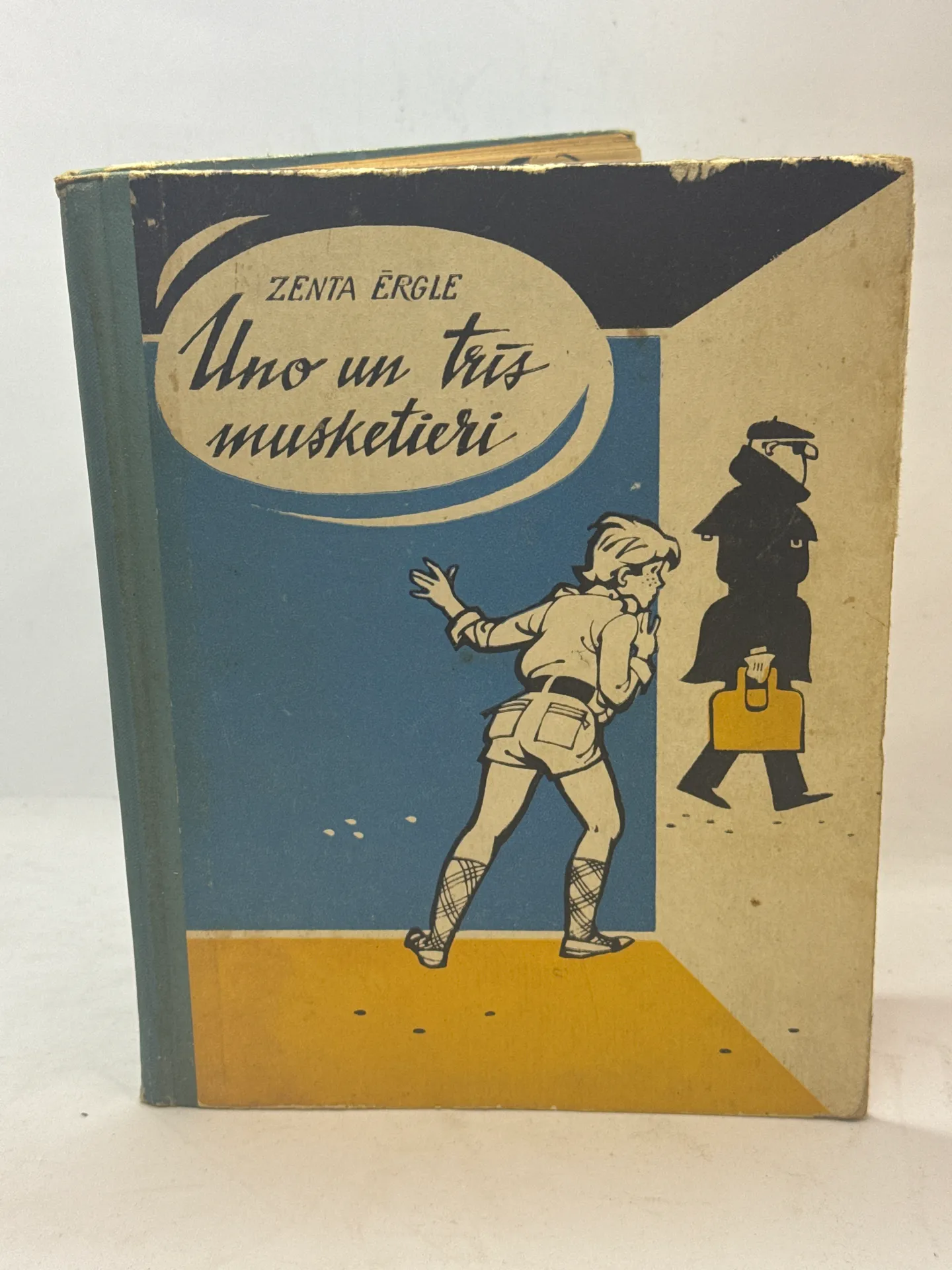 Retā grāmata 'Uno un trīs musketeļi' no autora Zenta Ērgle