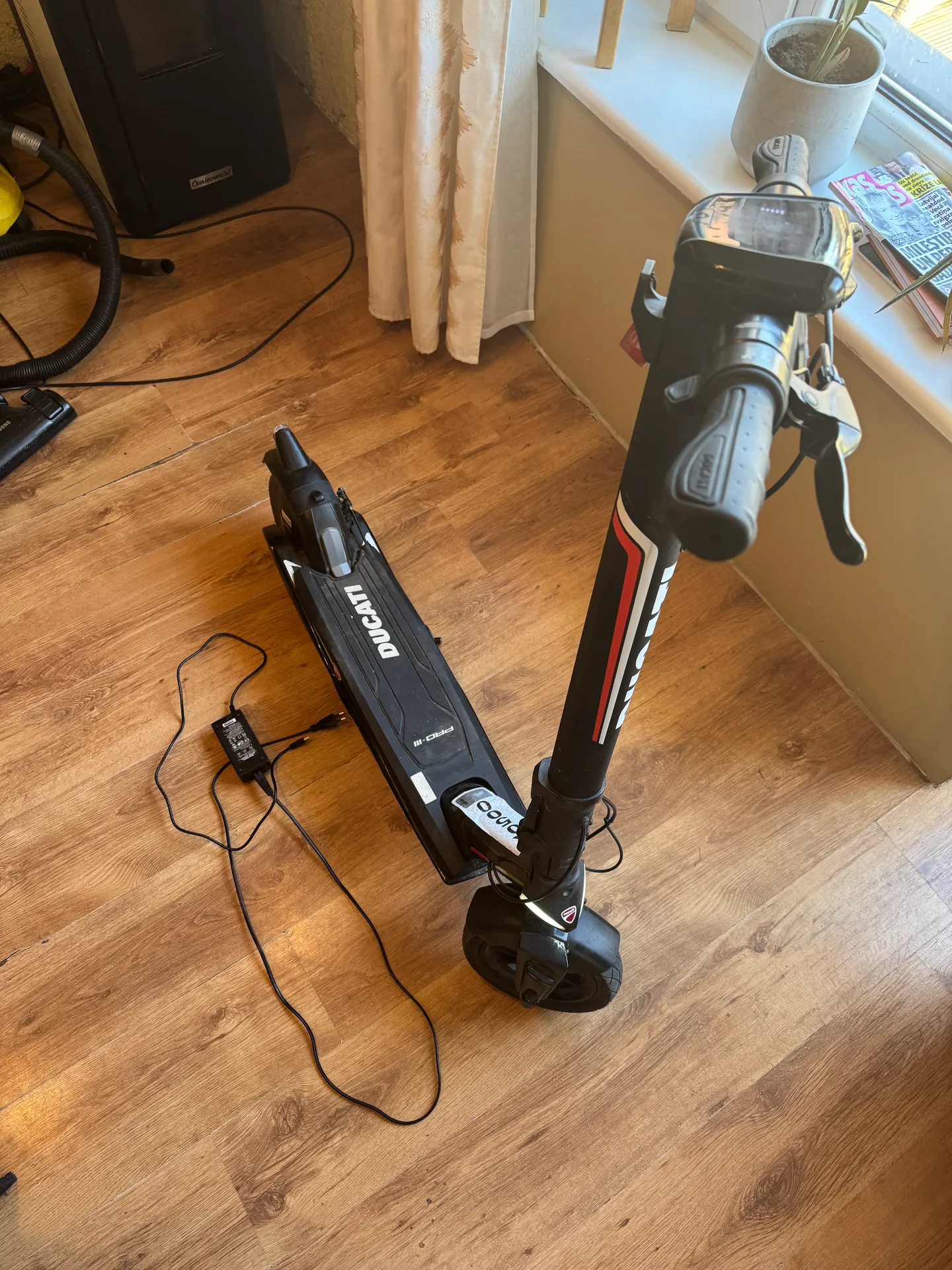 Elektriskais skūteris Ducati