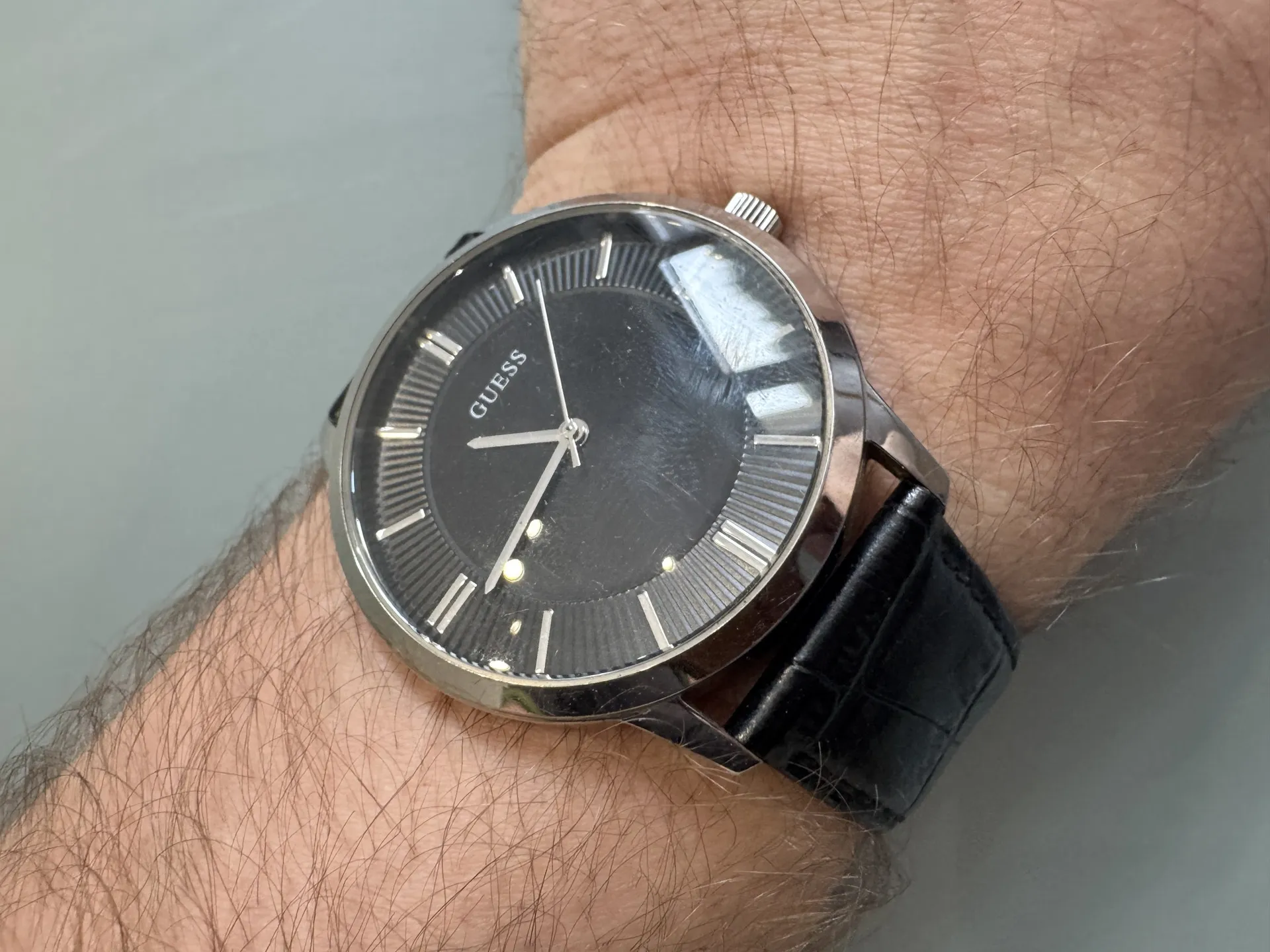 Elegants Guess pulkstenis vīriešiem