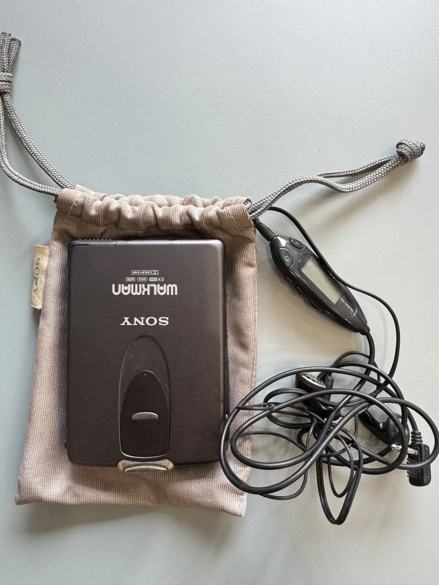 Iegādājieties Sony Walkman NW-A1050 - mūzikas baudīšanai ceļā!