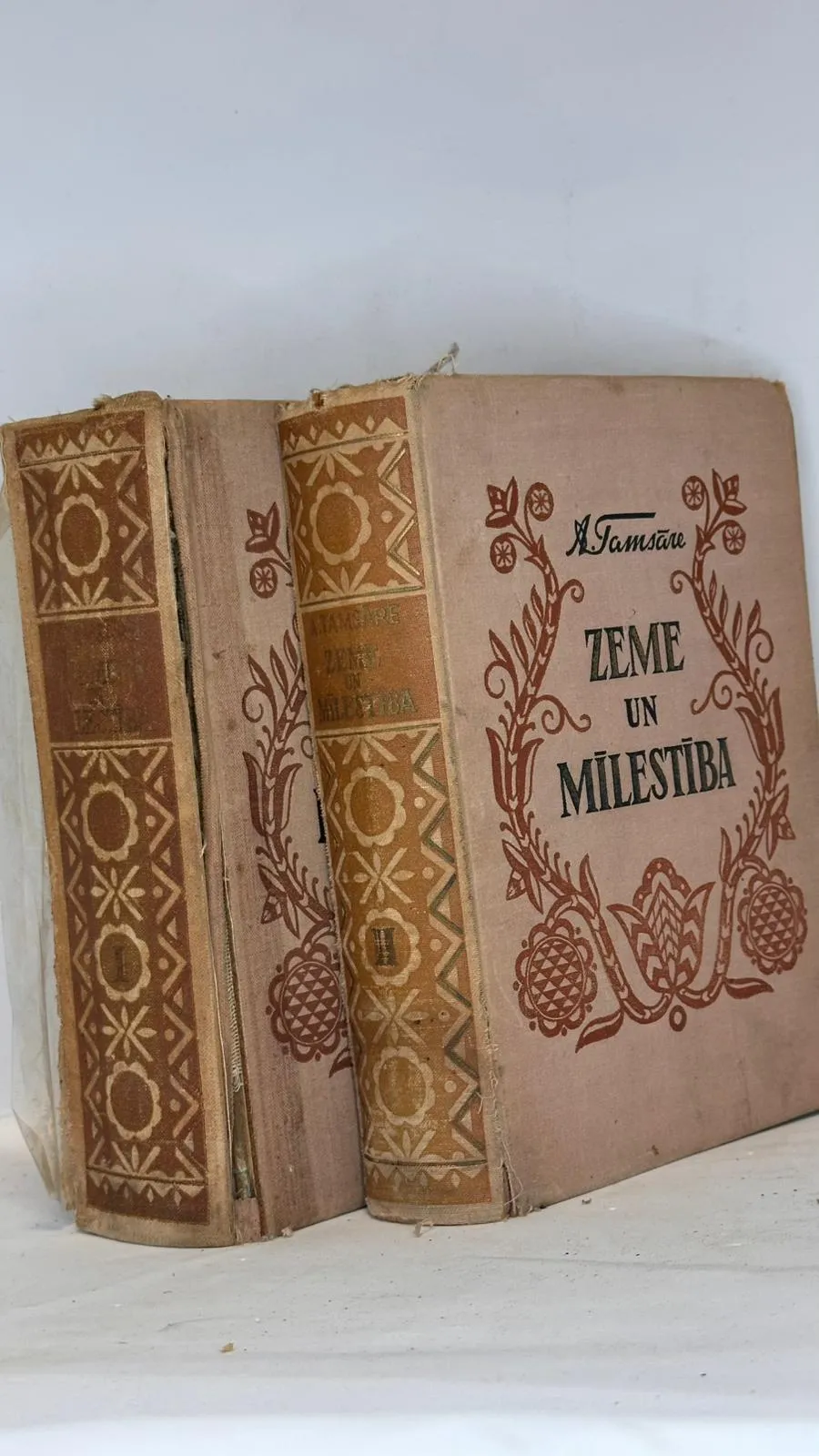 Antikvariāts: A. Tamstārs 'Zeme un mīlestība'