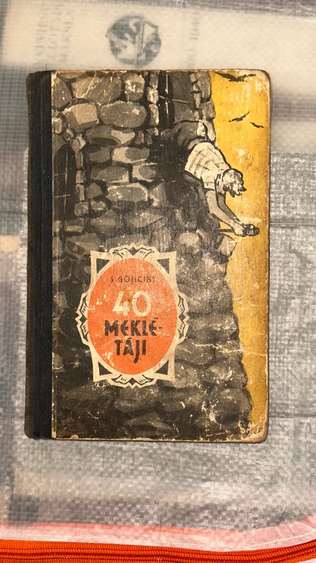 Vintage grāmata '40 Mēkli Taji'