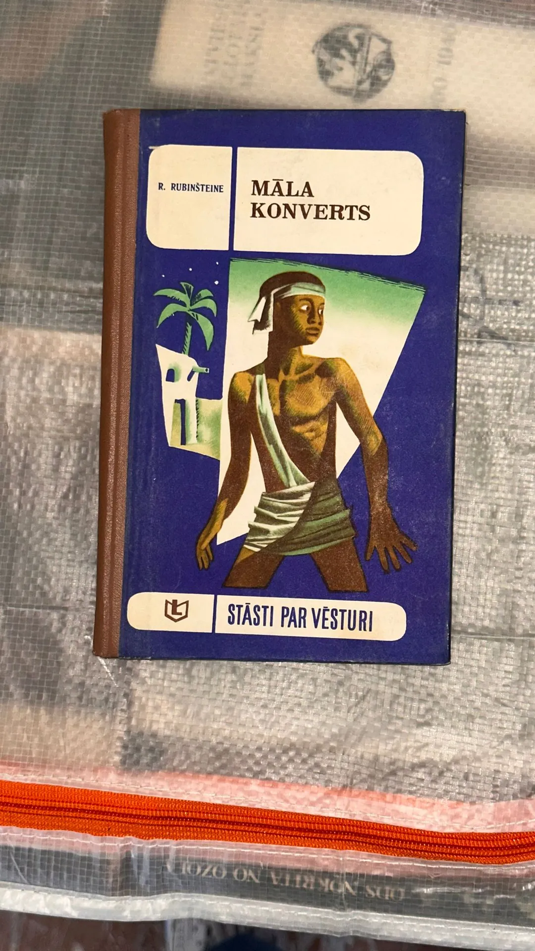 Vēstures grāmata "Māla konverts. Stāsti par vēsturi"