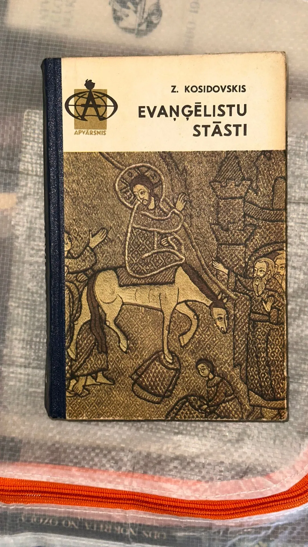 Unikāla grāmata "Evaņģēlistu stāsti" - vērtīgs ieguvums jūsu kolekcijai!