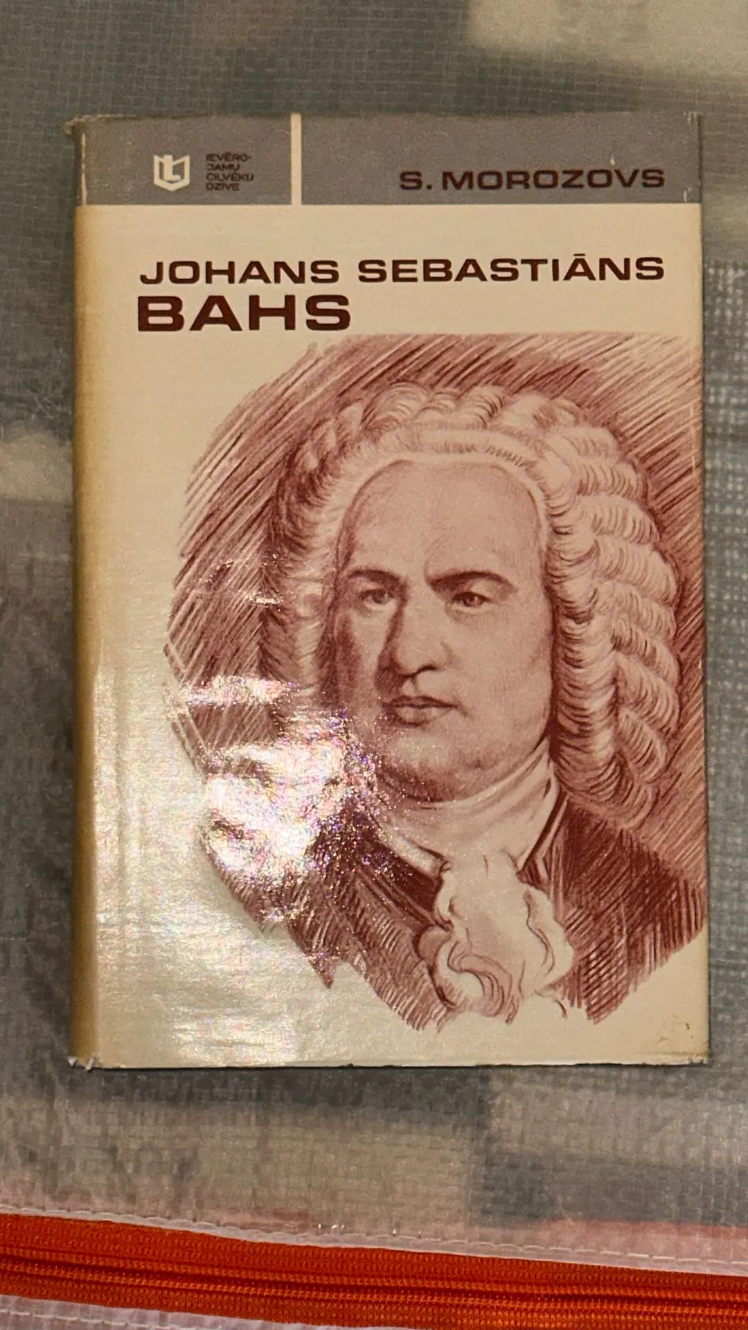 Interesanta grāmata par Johanu Sebastianu Bahu