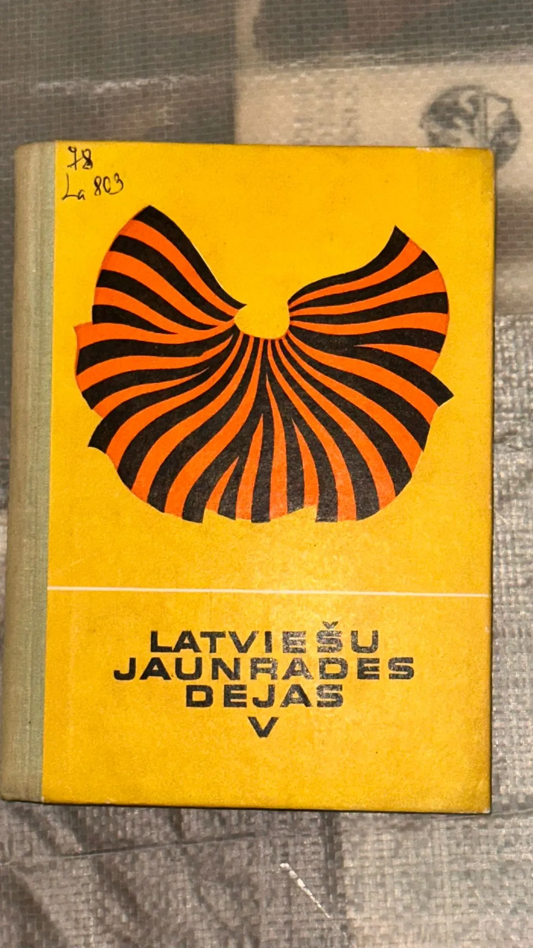 Latviešu jaunrades dejas V
