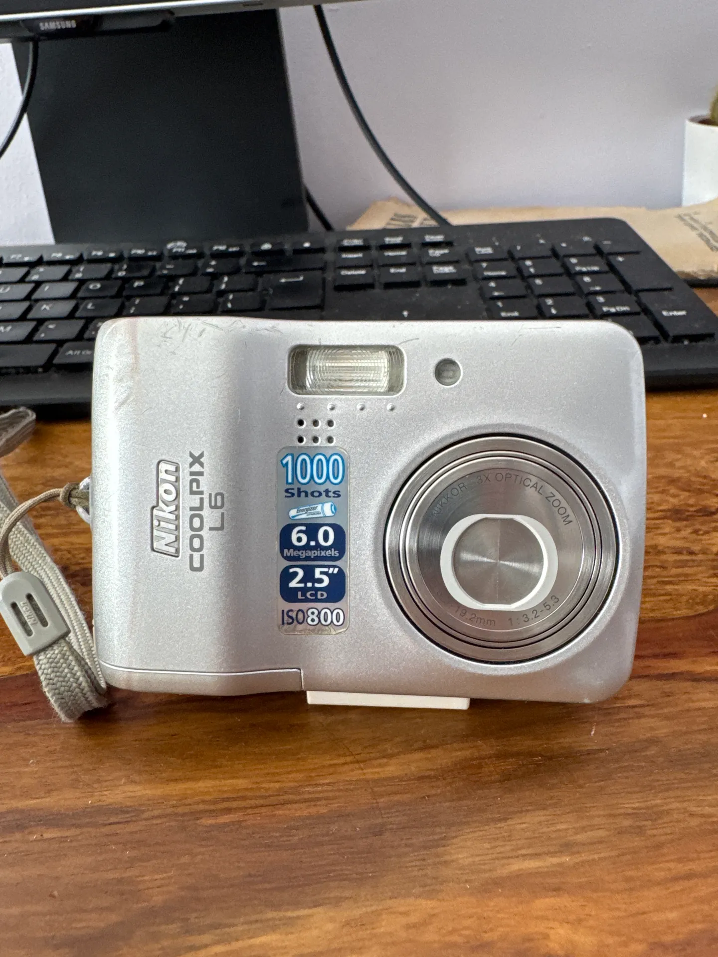 Nikon Coolpix L6 fotokamera