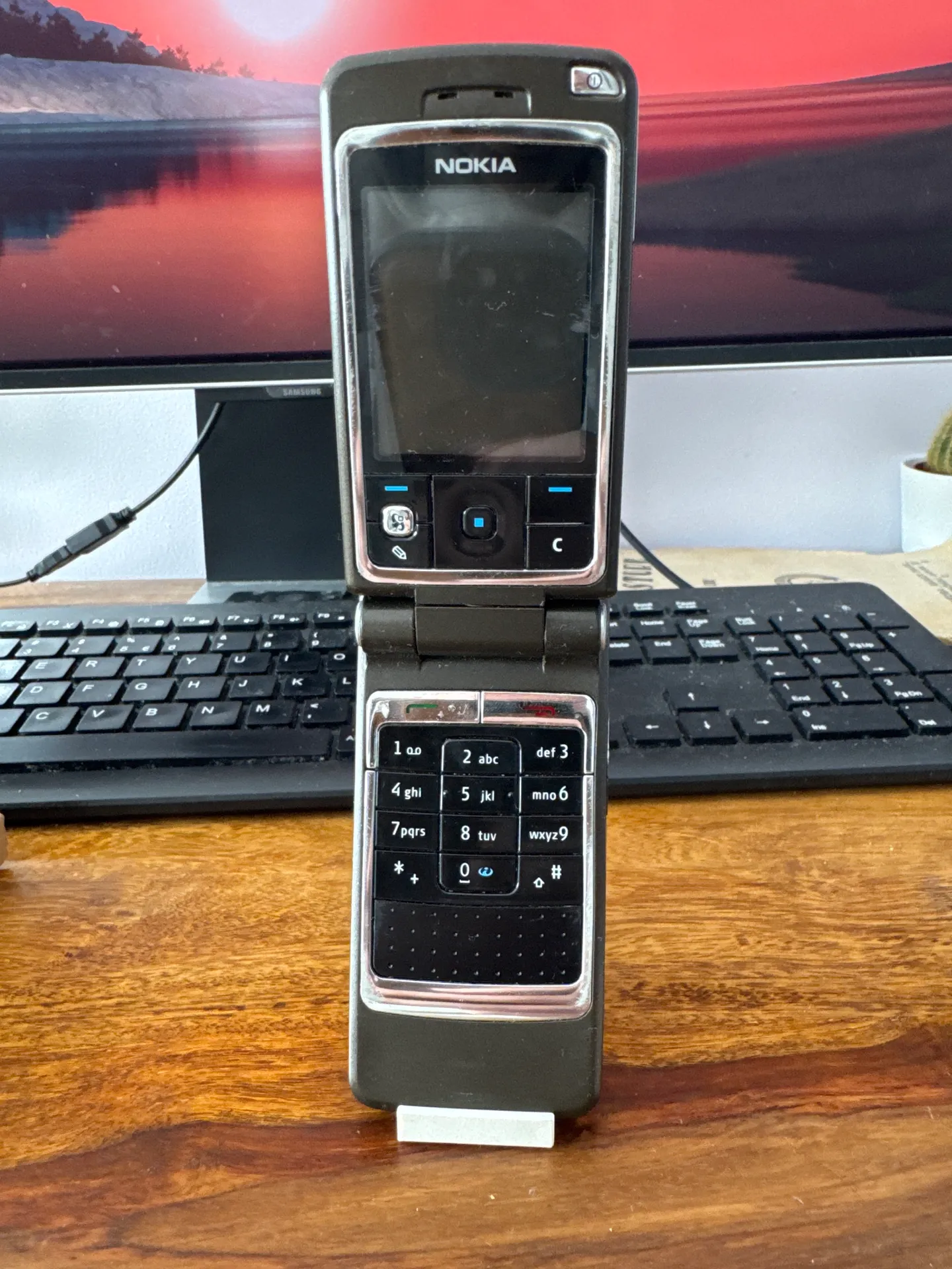 Nokia 6260 slēdzās 