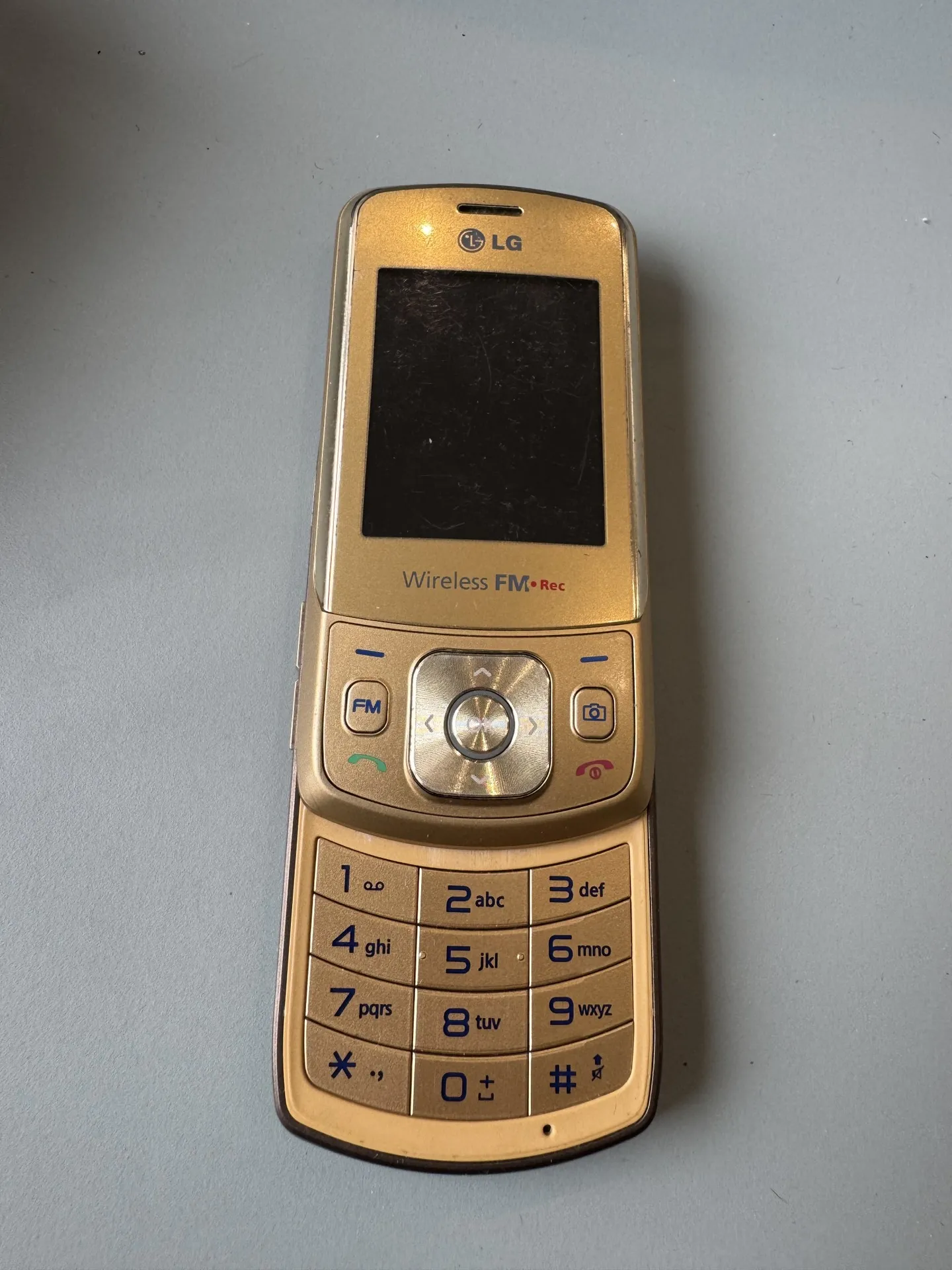 LG Mobilais Telefons ar Bezvadu FM Radio