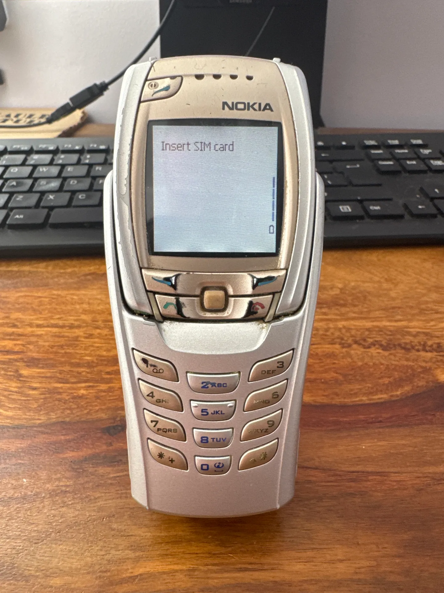 Nokia 6810 darbojas