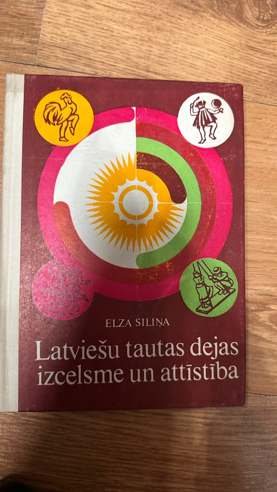 Latviešu tautas dejas izcelsme un attīstība