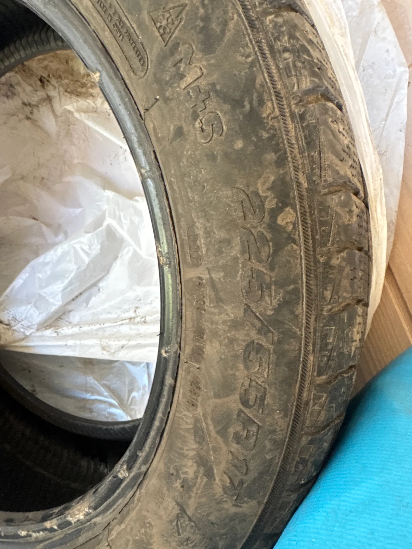 M+s coper riepas 225/55 R17 4-5 mm protektors